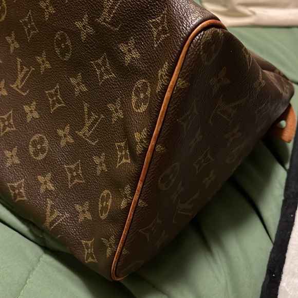 Authentic Louis Vuitton monogram speedy 35 - Picture 8 of 16